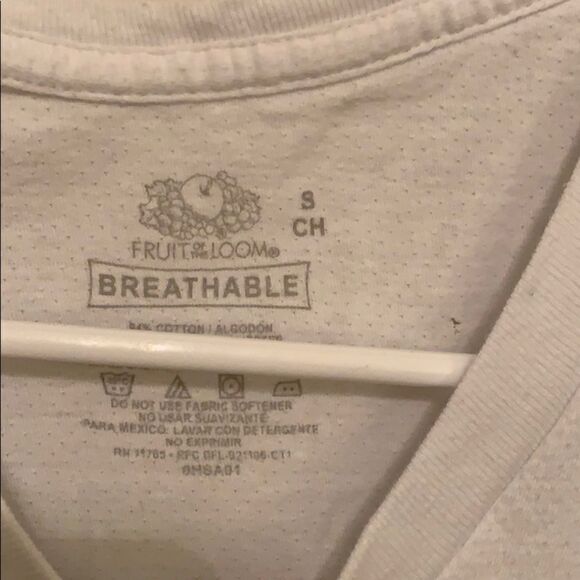 🌼3/$15🌼 Fruit of the Loom Breathable T-shirt - Picture 3 of 5